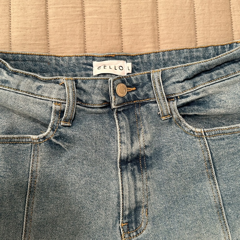 Cello denim jean shorts, high rise pixie, size L - Picture 2 of 10